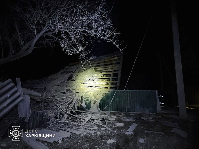 У Плоскому Харківської області два влучання БпЛА по житловому сектору викликали масштабні пожежі.